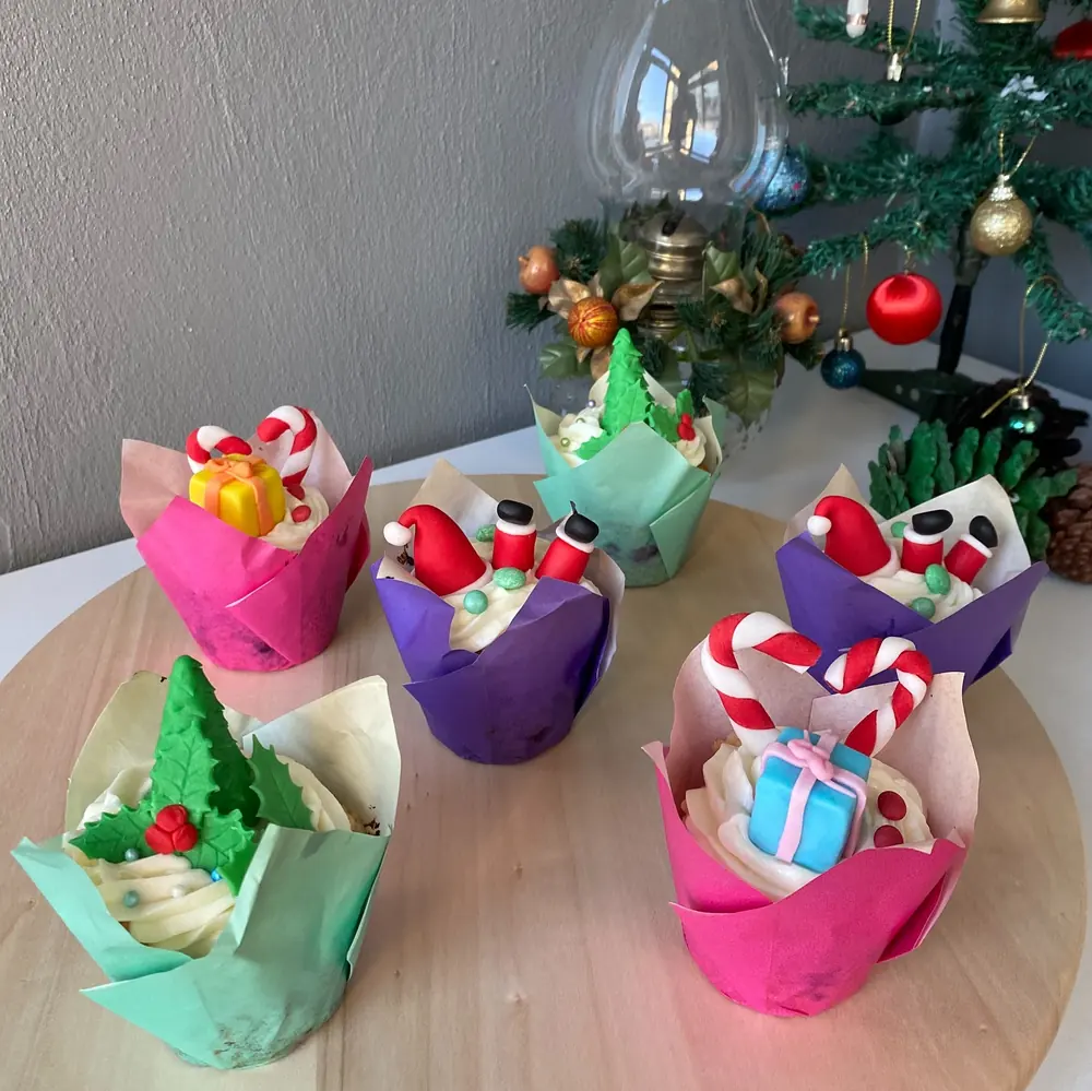 Yılbaşı cupcakeleri – Tasarım Cupcake Kutusu, Umay Patisserie İzmir