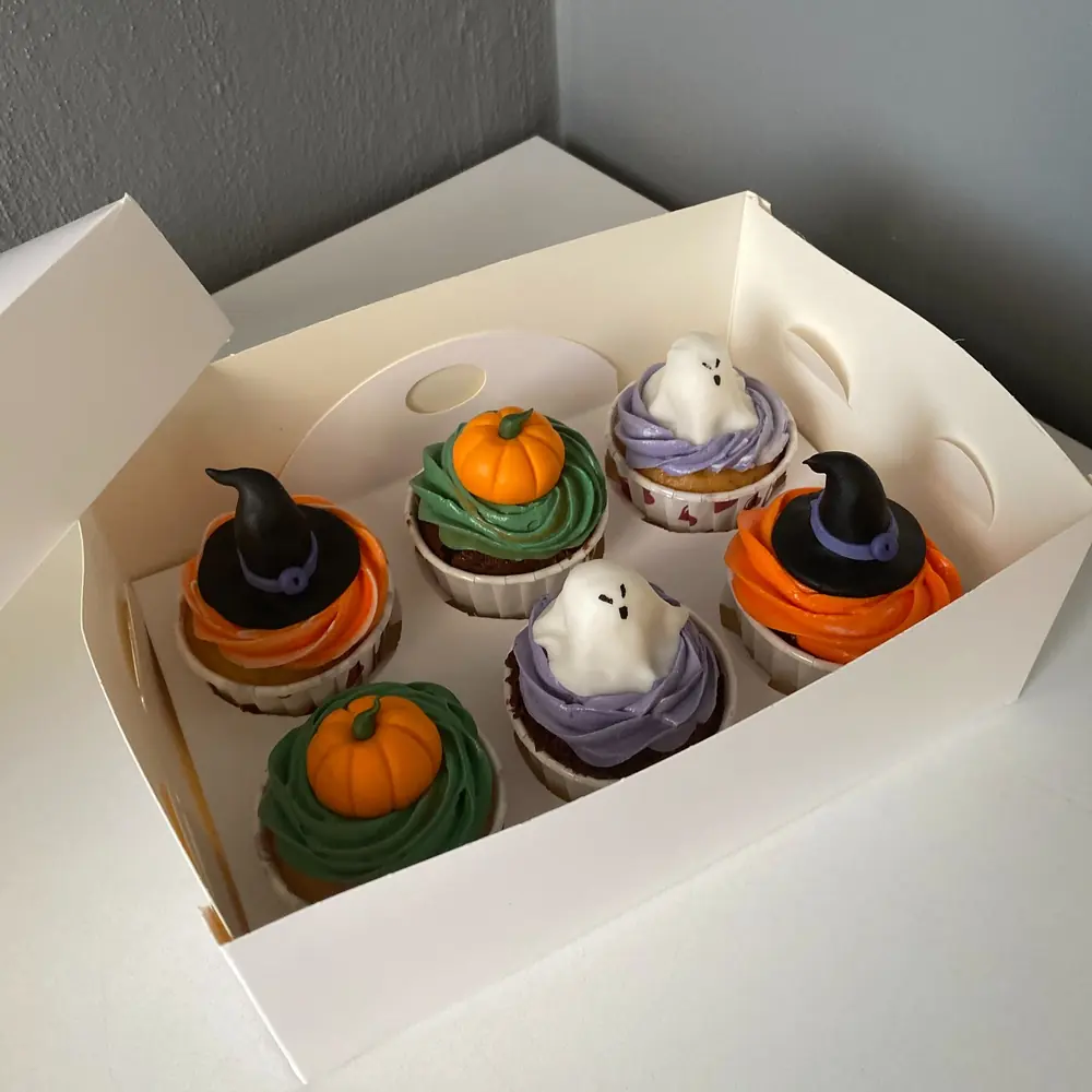 Halloween siparişlerinizi oluşturmak için lütfen geç kalmayın – Tasarım Cupcake Kutusu, Umay Patisserie İzmir